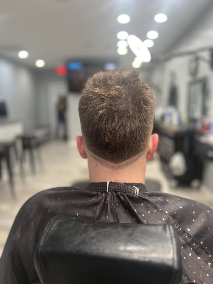 Textured cut with low fade